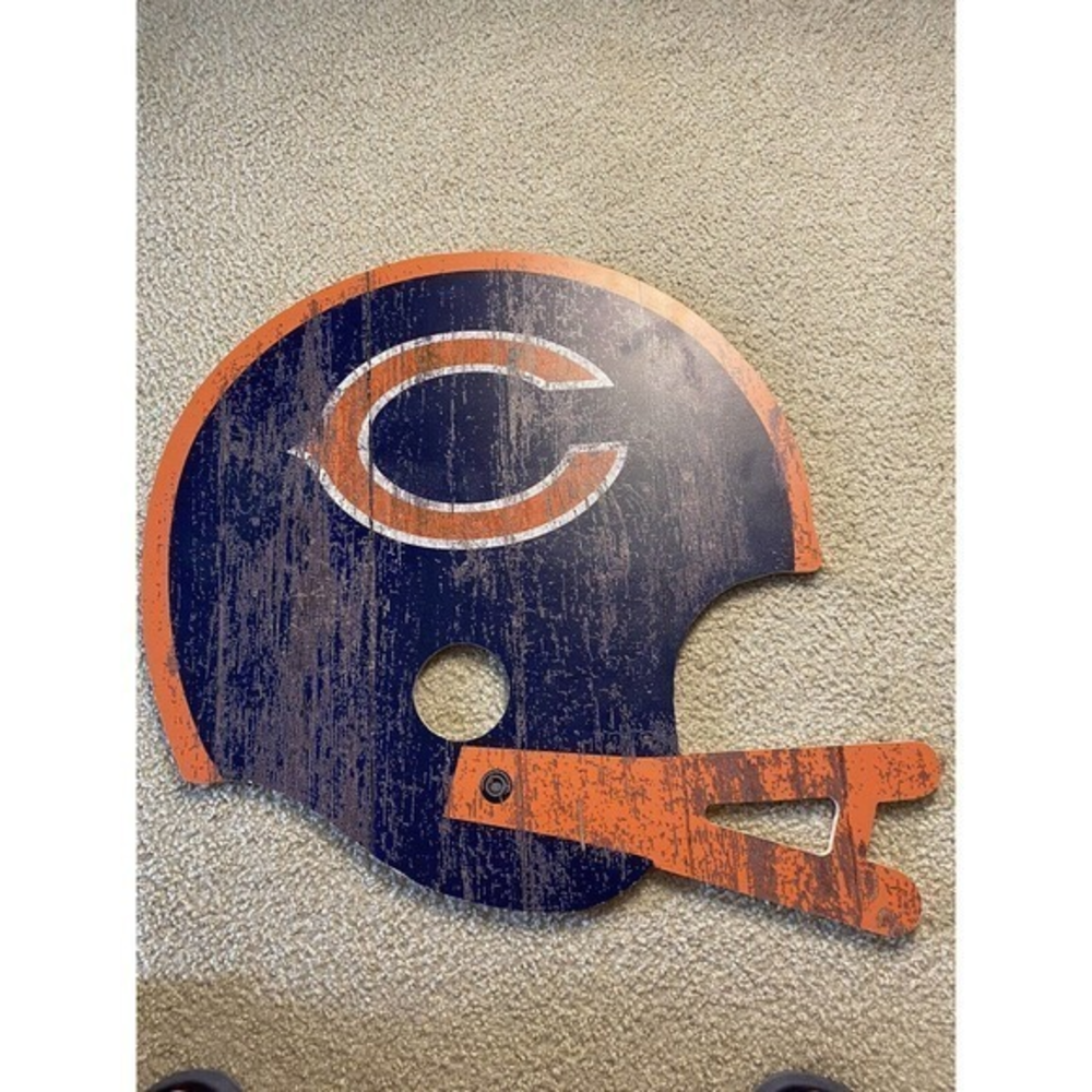Chicago Bears Retro Throwback Wood Sign Distressed Helmet‎